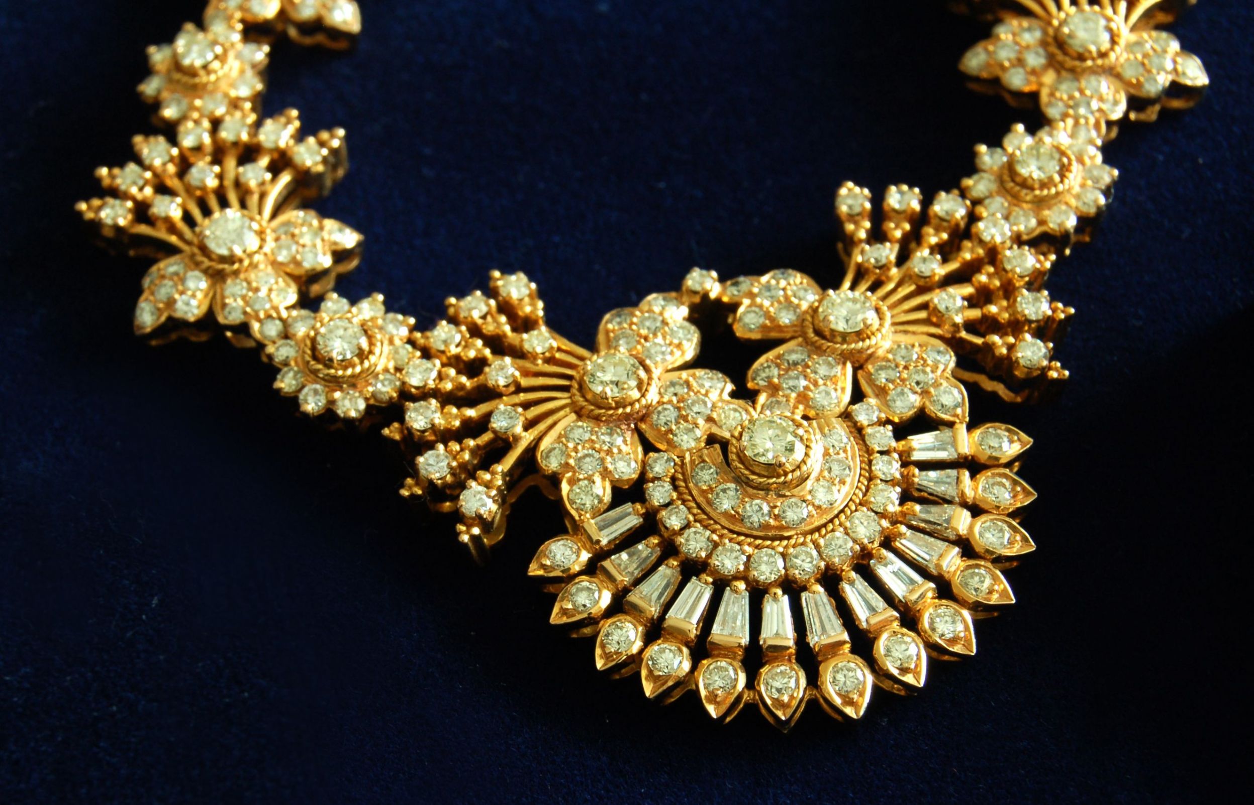 Experience Hassle-Free Transactions When Selling Gold at Cash for Gold Jacksonville, FL Locations